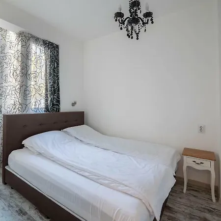 Art & Vintage Flat, Next To Ndk Apartment Sofia